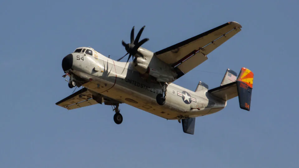 O que o Brasil fez com o avião histórico deixado para trás pelo porta-aviões amaricano Nimitz