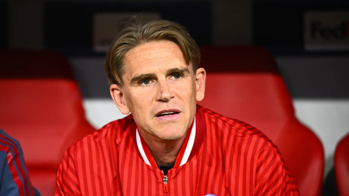 Fußball-Transferticker: FC Bayern verlängert mit Sportdirektor Freund