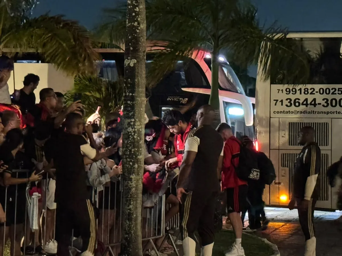 Com cinco desfalques, Flamengo chega a Salvador para enfrentar o Bahia