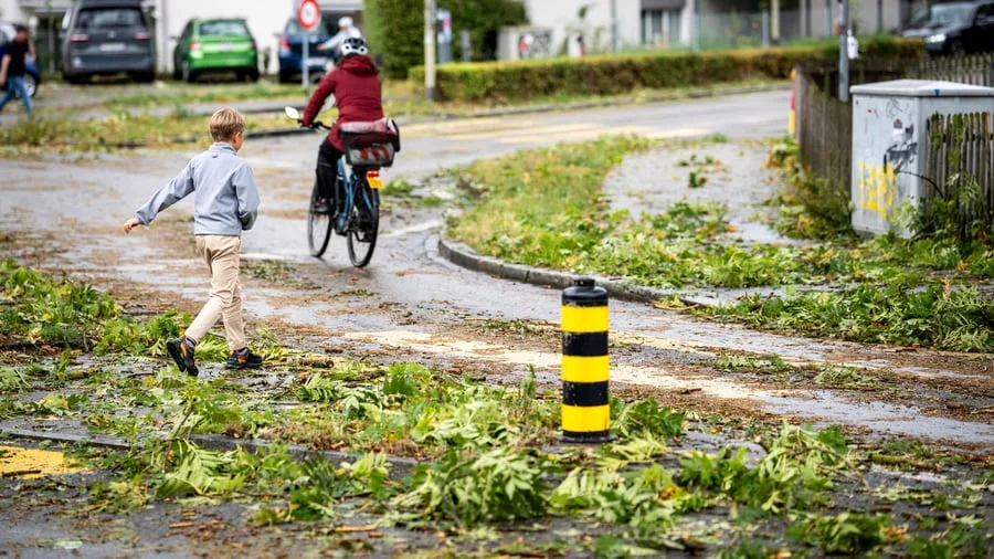Schweiz: Unwetter mit Riesen-Hagel verursacht Milliardenschaden