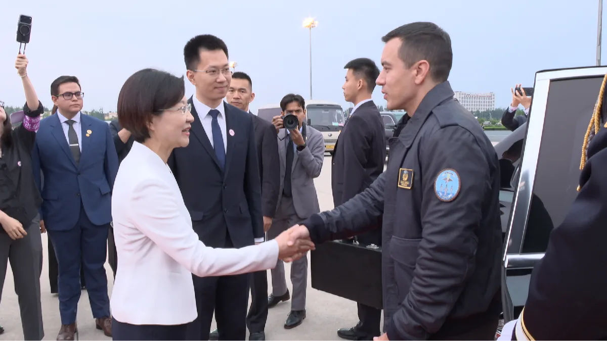 Ecuador's Noboa begins first state visit to China