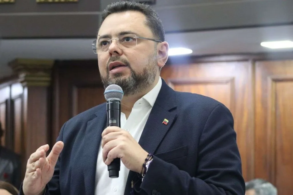 Ecarri: No me van a callar; Venezuela necesita hablar de dolarización