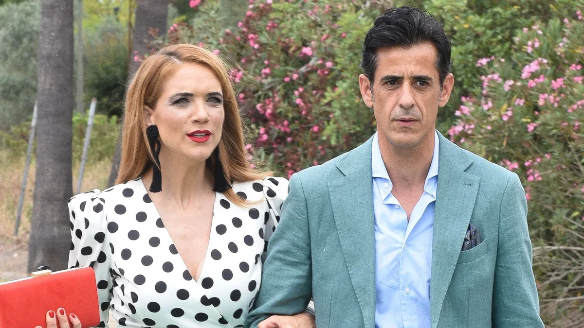 Víctor Janeiro desvela cómo empezó su historia de amor con Beatriz Trapote: "La hice perder el AVE"