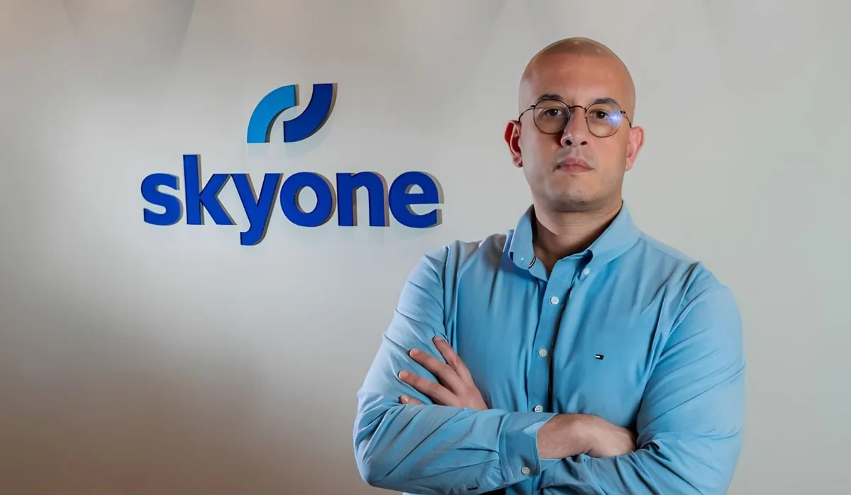 Com vibe coding, Skyone avança em estratégia além do backoffice