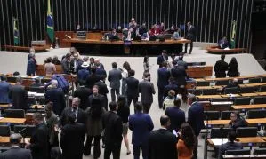 Câmara aprova PLP dos combustíveis com novas travas para gasto público