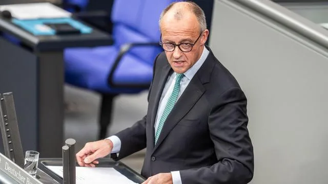 Bundestag: Merz fordert «schöpferische Anstrengungen» gegen Extremismus