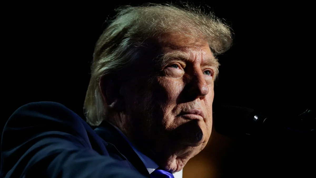 Jaw-Dropping Sum Trump Is Demanding for a Photo Revealed