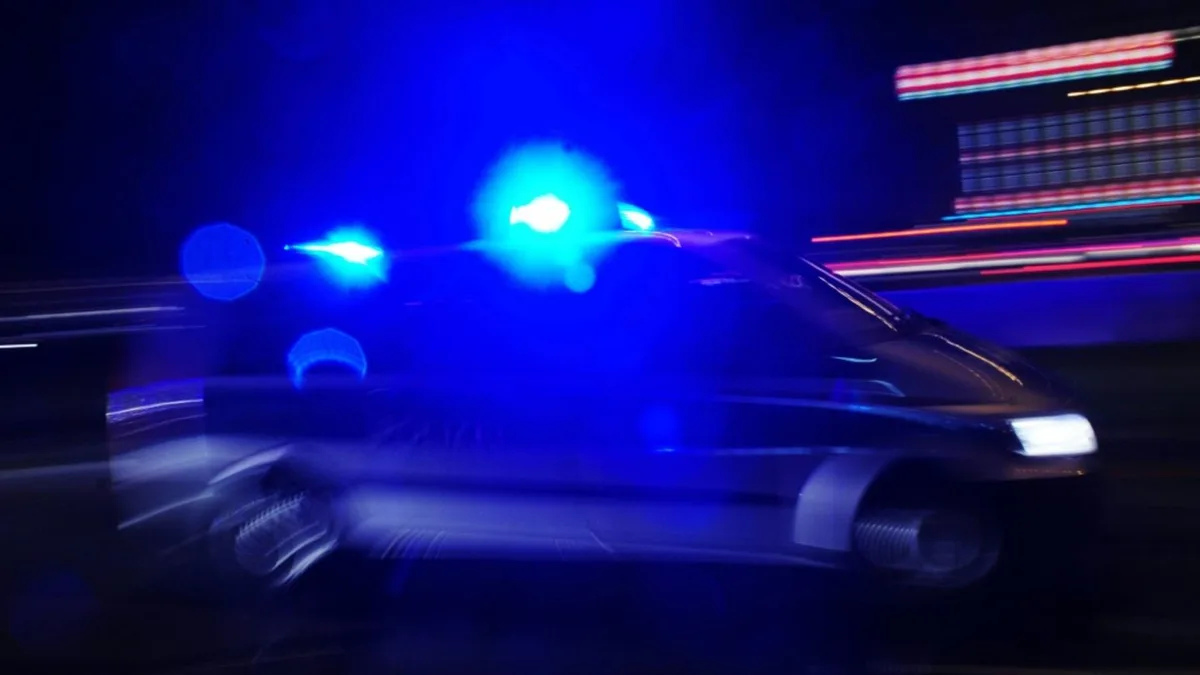 Unbekannte überfallen in Bayern Kurierfahrer und stehlen hunderte Smartphones