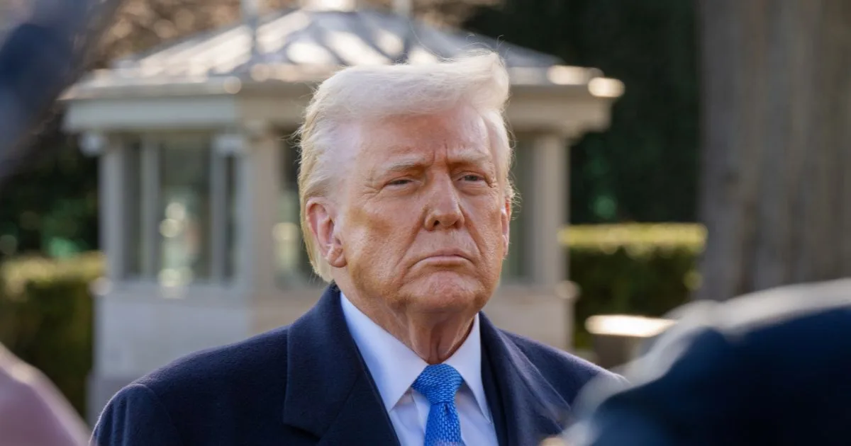 Governo Trump suspende Microsoft e Adobe do programa de Green Card