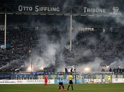 Schwein, Pyro, Chaos: "Was ganz anderes": Brisantes Derby eröffnet neue Pokal-Saison