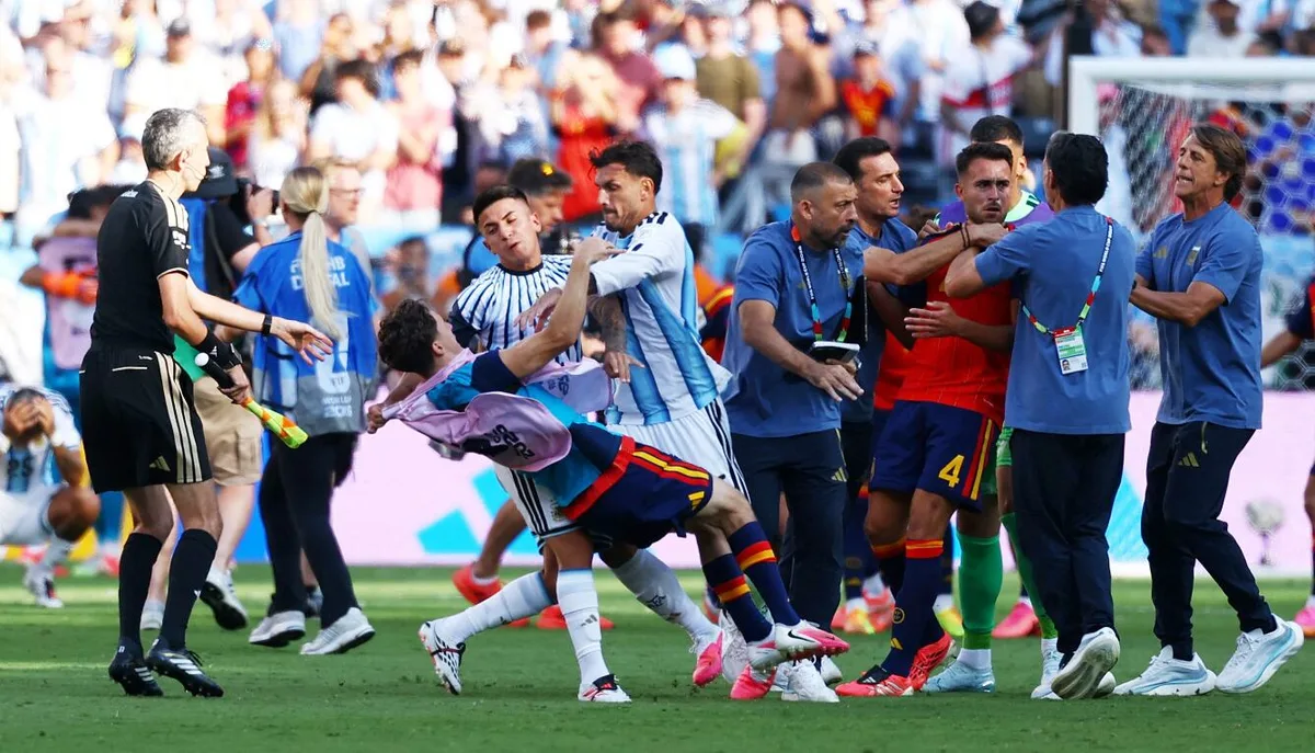 Leandro Paredes recibió una de las sanciones más duras de la historia de los Mundiales