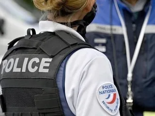 Mobilisation lycéenne : les policiers interpellent un élève grâce au trombinoscope d’un établissement des Hauts-de-Seine