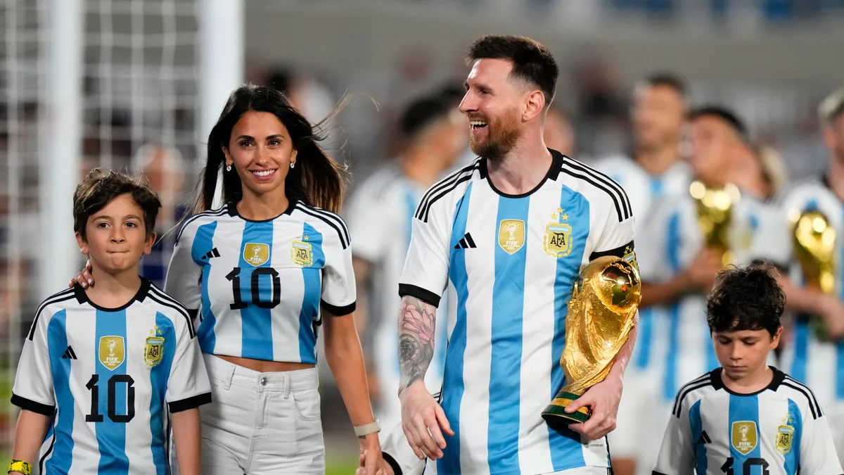 La conmovedora carta de Antonela Roccuzzo tras la despedida de Messi de la selección argentina: “Te vi sufrir, caer y levantarte”