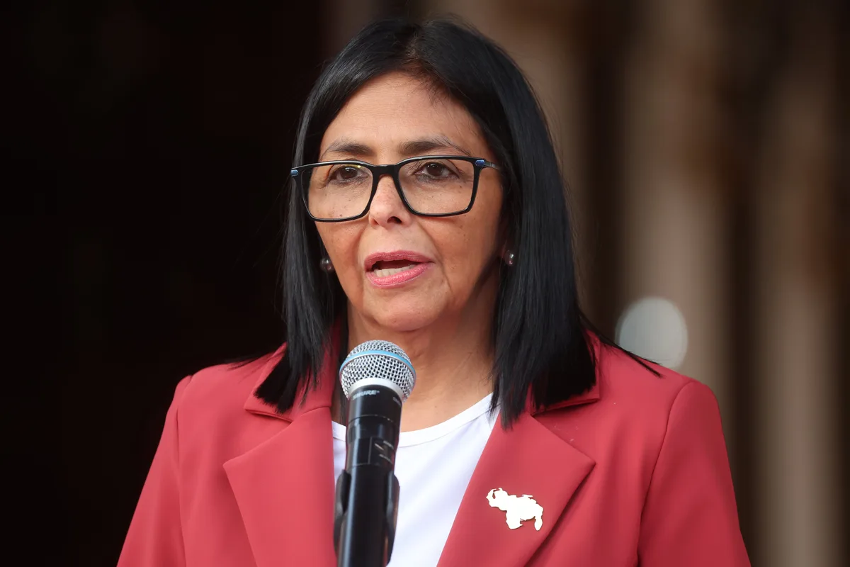 Delcy Rodríguez firmó una ley para promover la construcción de viviendas tras los terremotos en Venezuela