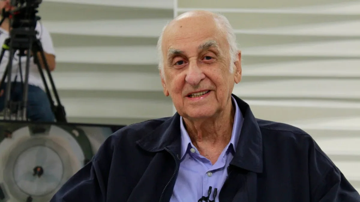 TV Cultura homenageia Zuenir Ventura com reexibição de ‘Roda Viva’