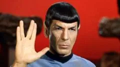 Fans aim for Vulcan salute record on Star Trek Day
