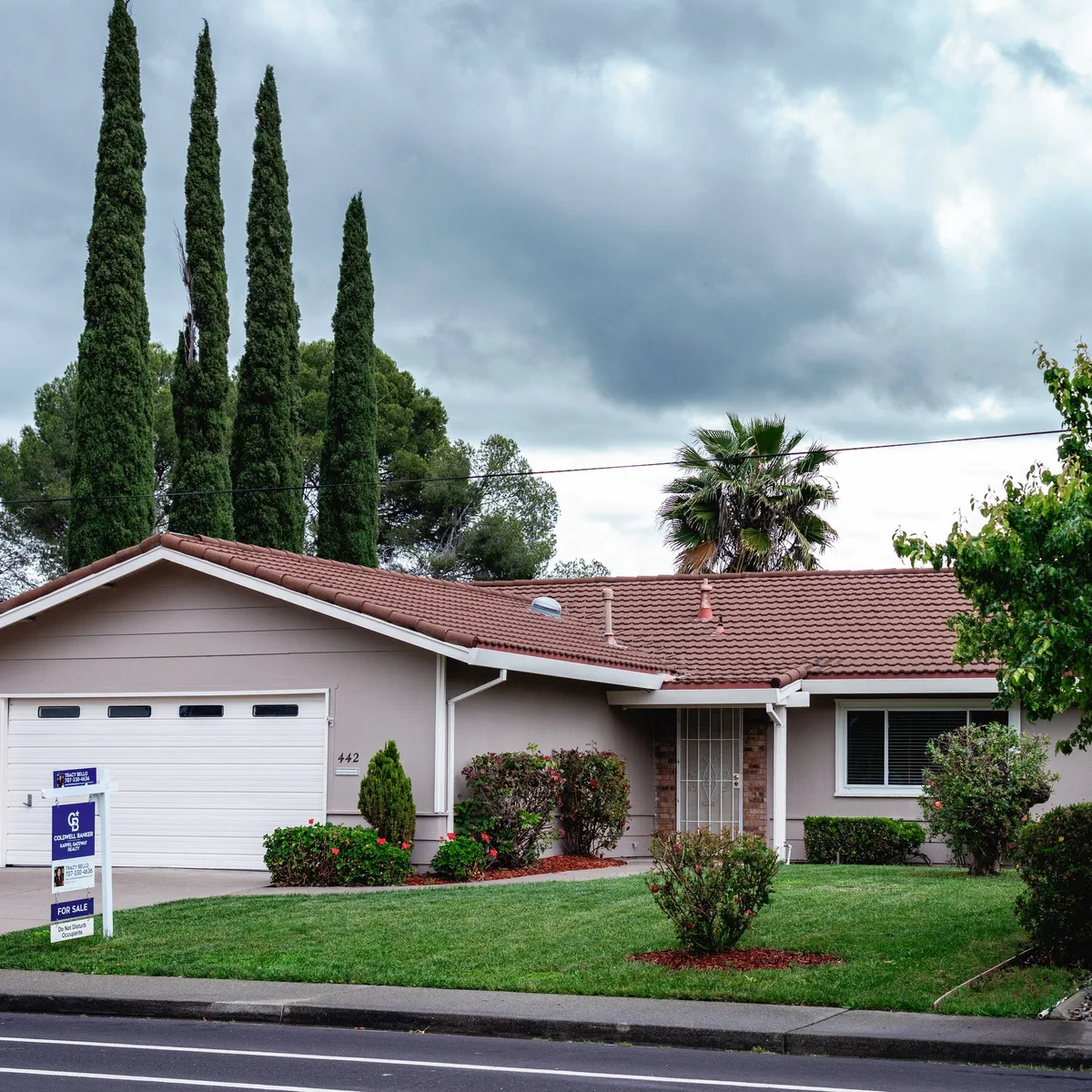 Mortgage Rates Hit 7% as Iran War Crushes a Weak Housing Market