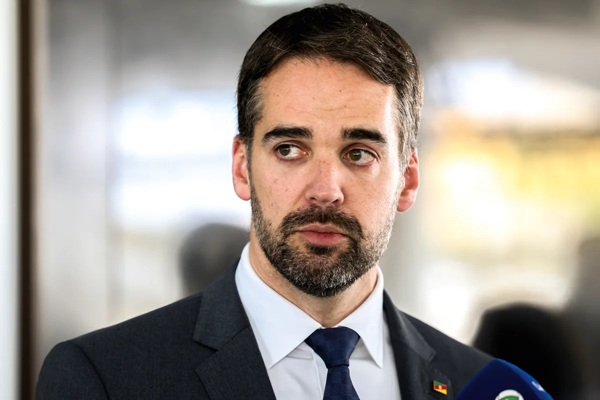 A crítica de Eduardo Leite aos candidatos que lideram as pesquisas no RS