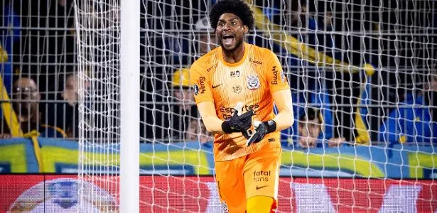 Mauro Cezar: Conmebol se preocupa com pirotecnia e não combate o racismo