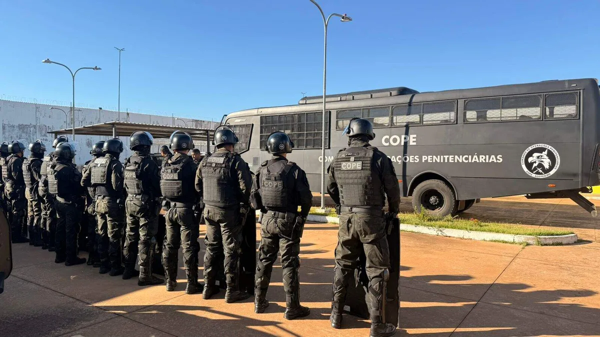 Terceiro dia de pente-fino chega à Supermáxima e reforça cerco a facções