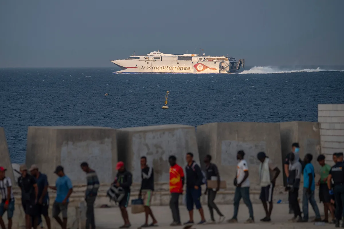 El exilio de los 'caballas': "Me fui llorando de Ceuta porque sentí que a nadie le importaba. Aún llevo el ceitil al cuello..."