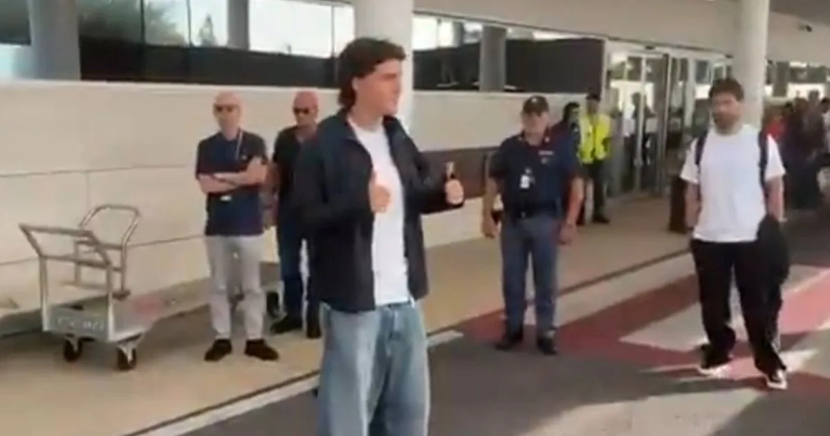 Balerdi ya está en Roma: será compañero de Dybala, Soulé, Molina y Santi Castro