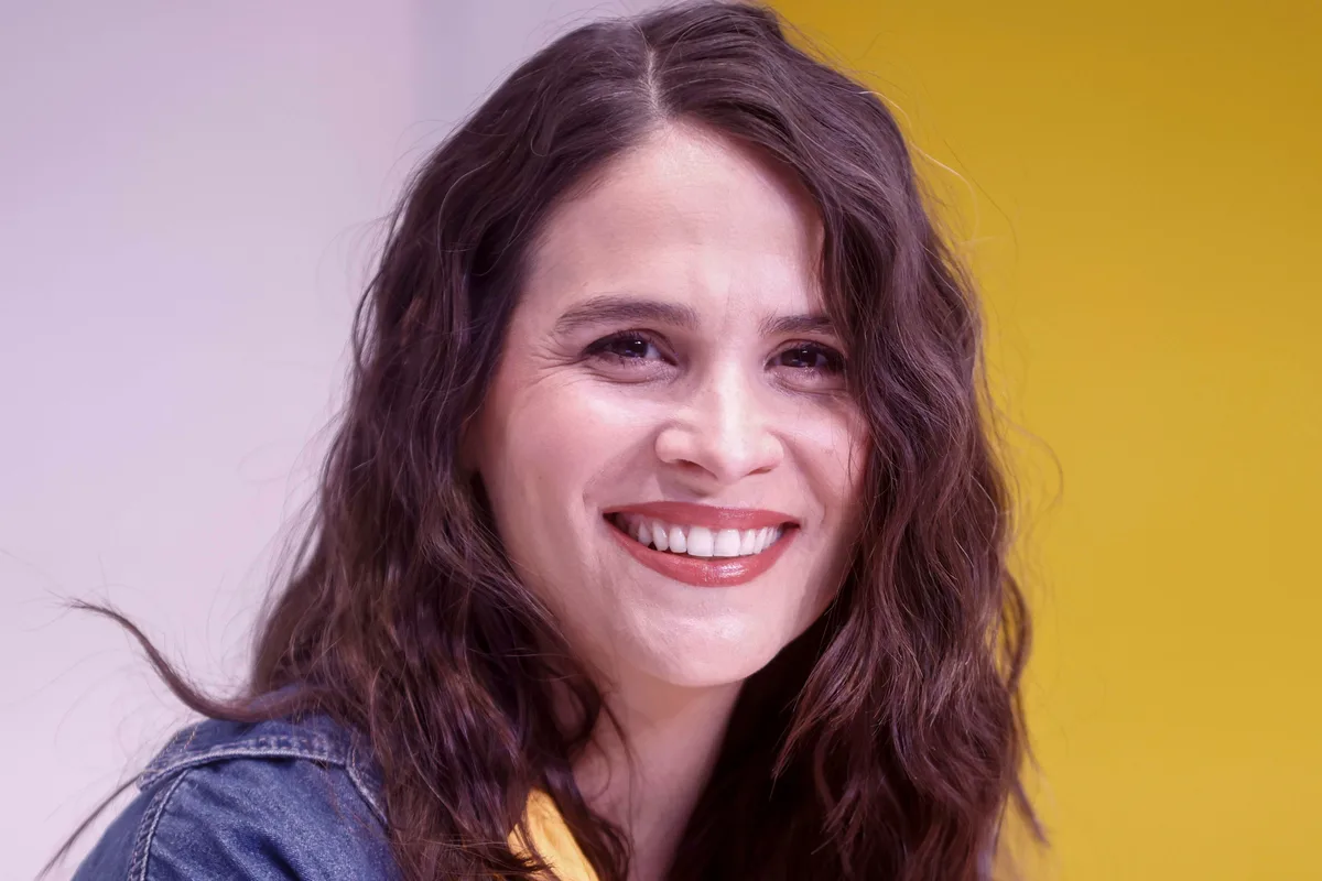 Mica Riera: su embarazo, su particular historia de amor y el “juego” de interpretar a Fabi Cantilo y Susana Giménez