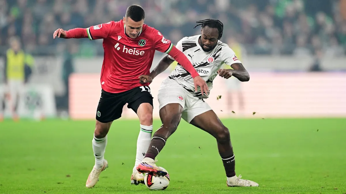 Kuriose Szene bei St. Pauli - Spieler wegen Ein-Minuten-Regel ausgewechselt