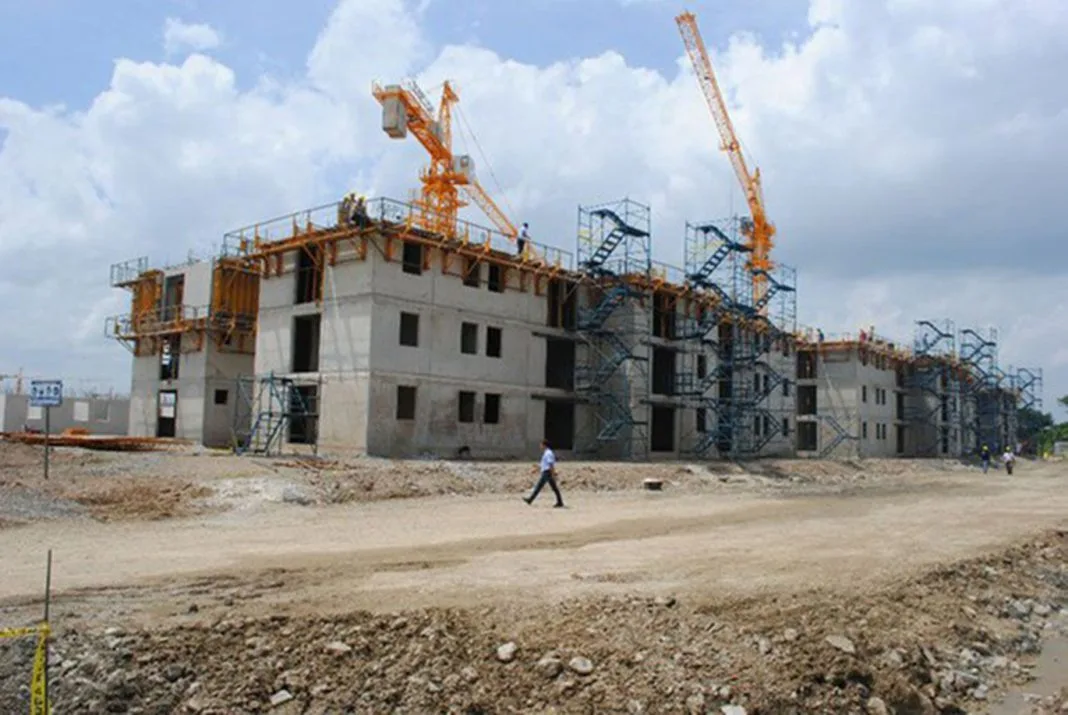 Gobierno firma ley para impulsar la construcción de viviendas tras los terremotos