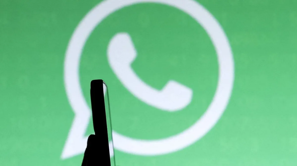 Cómo son las nuevas alertas de estafa que prueba WhatsApp al identificar mensajes sospechosos