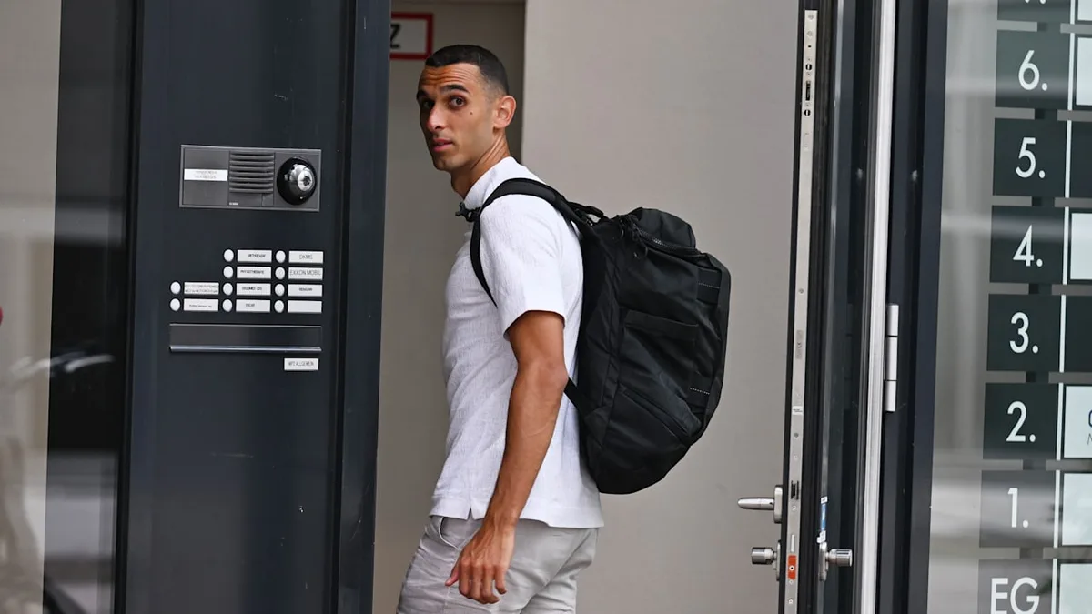 Königs-Transfer da - Das erste Skhiri-Foto in Köln