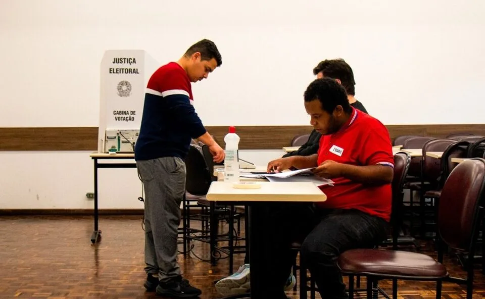 Paraná chega a 8,6 milhões de eleitores para as Eleições 2026; Curitiba concentra o maior número