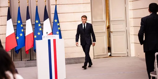 Emmanuel Macron rend compte aux candidats à la présidentielle de la gravité de la situation internationale à l’origine de la crise des carburants
