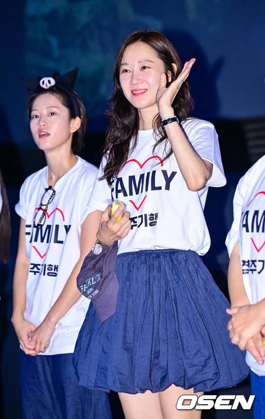 [사진]영화 '경주기행' 무대 인사 갖는 공효진