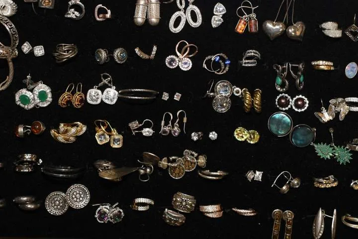 3 charged after more than $1M in goods stolen from Toronto condos