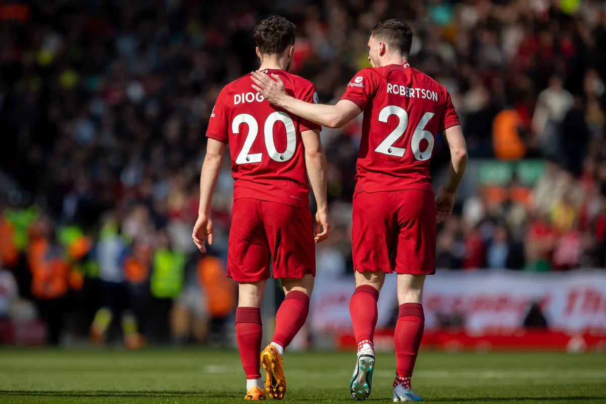 Bezos e bilionários entram no Liverpool em negócio que avalia clube em mais de US$ 7 bilhões