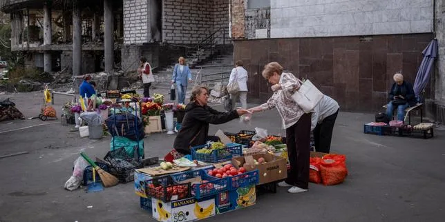 « Je tremble de peur à chaque alerte aérienne, mais je reste » : à Kiev, dans le quartier de Loukianivka, la guerre désormais omniprésente