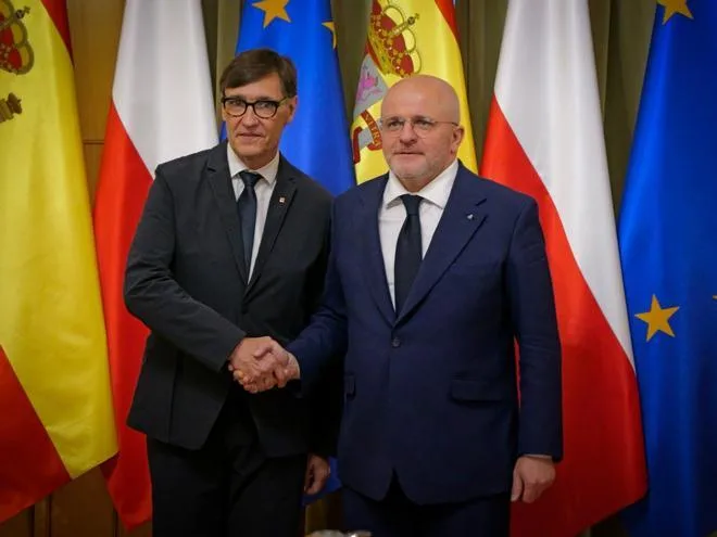 Illa defiende desde Polonia que en Ucrania "están en juego" los valores europeos
