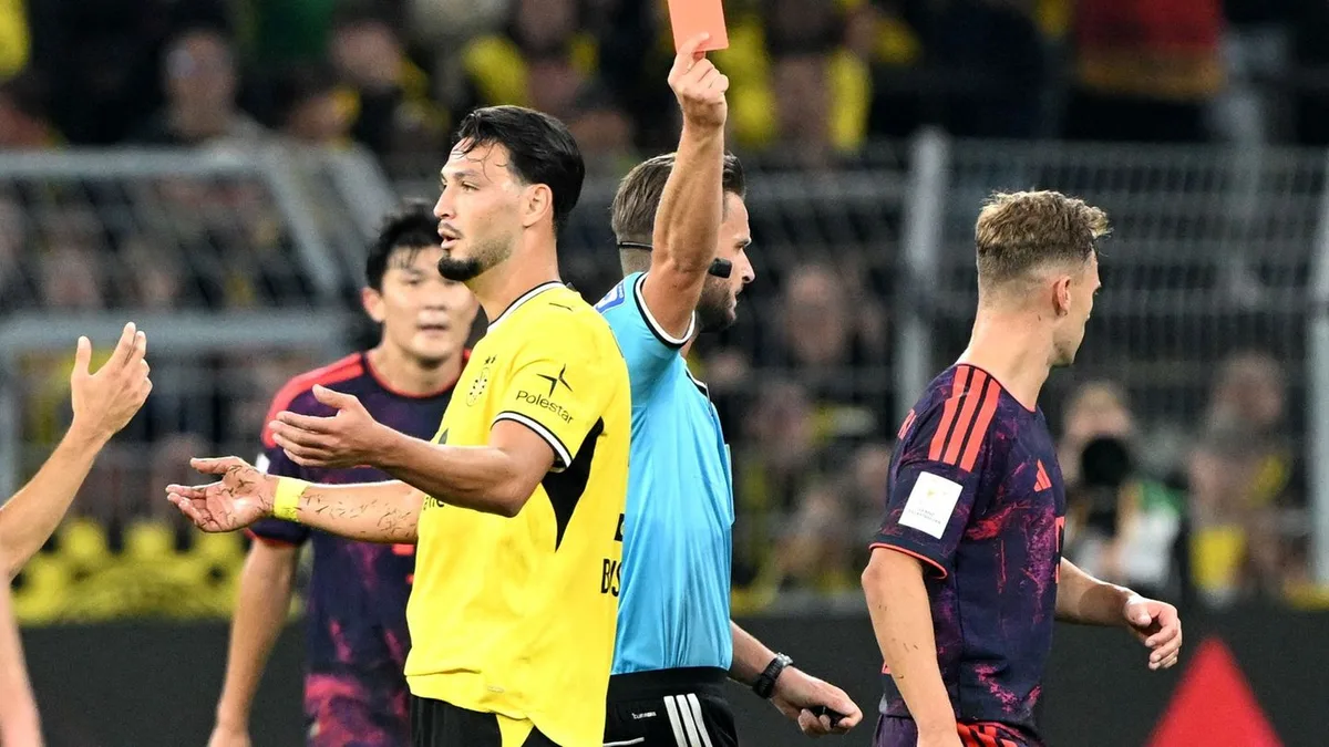 Fußball: Rot im Supercup: Diese Strafe droht Dortmunds Bensebaini