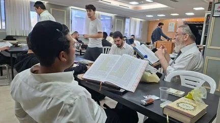En Israël, la participation des ultra-orthodoxes à l'effort de guerre au cœur des débats avant les élections législatives