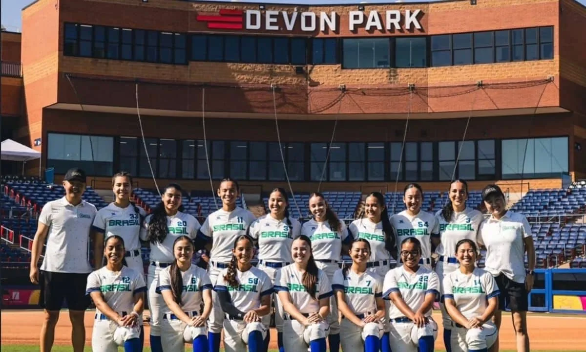 Brasil termina fase de grupos do Mundial de softbol na sexta colocação