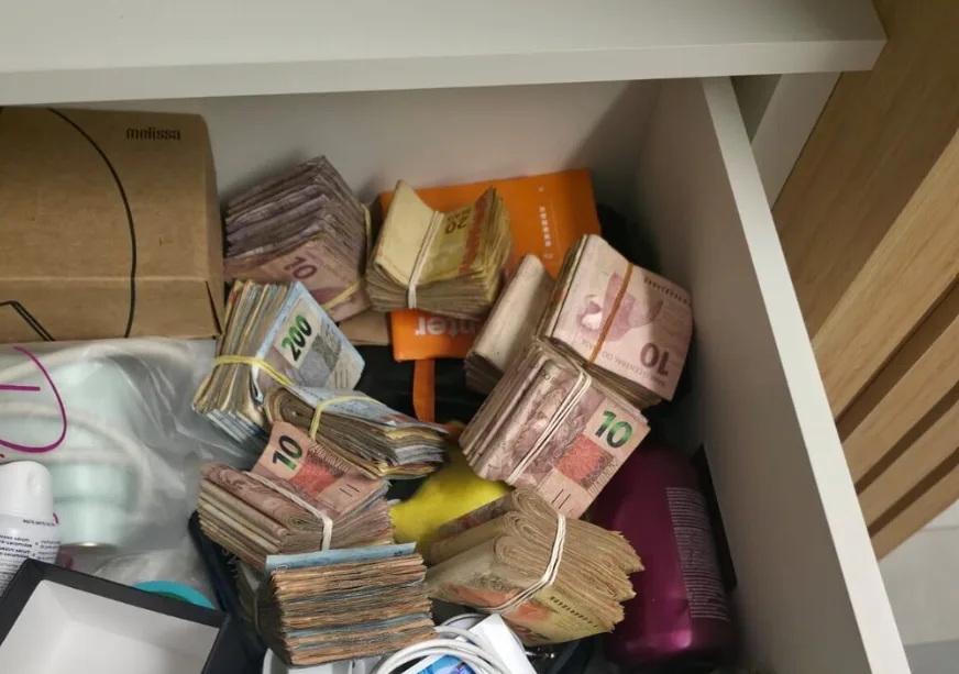 Gaeco prende mãe, irmãs e esposa de comprador de droga furtada por policiais