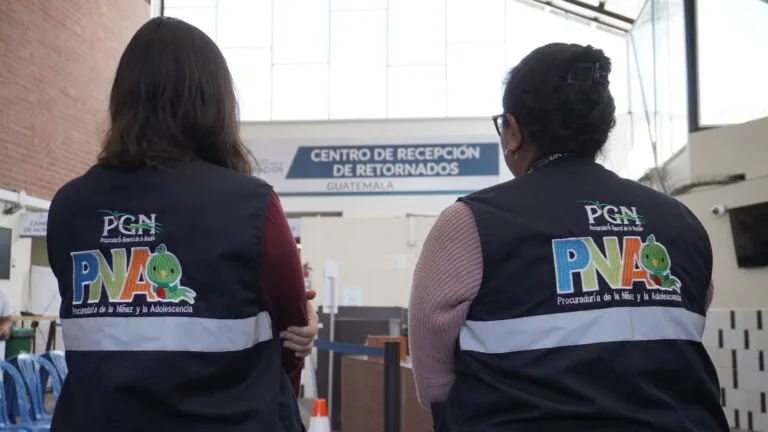 La Procuraduría General de la Nación atendió a 489 menores guatemaltecos no acompañados tras su retorno entre enero y julio de 2026