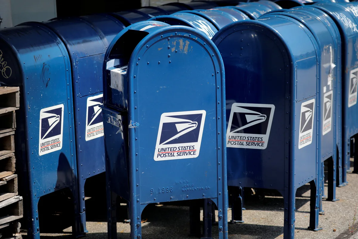 Un exrepartidor postal es acusado de desechar cerca de 300 boletas electorales antes de las primarias de Utah
