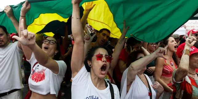 Au Brésil, Lula mise sur des manifestations géantes et les réseaux sociaux pour convaincre les électeurs avant le second tour de la présidentielle