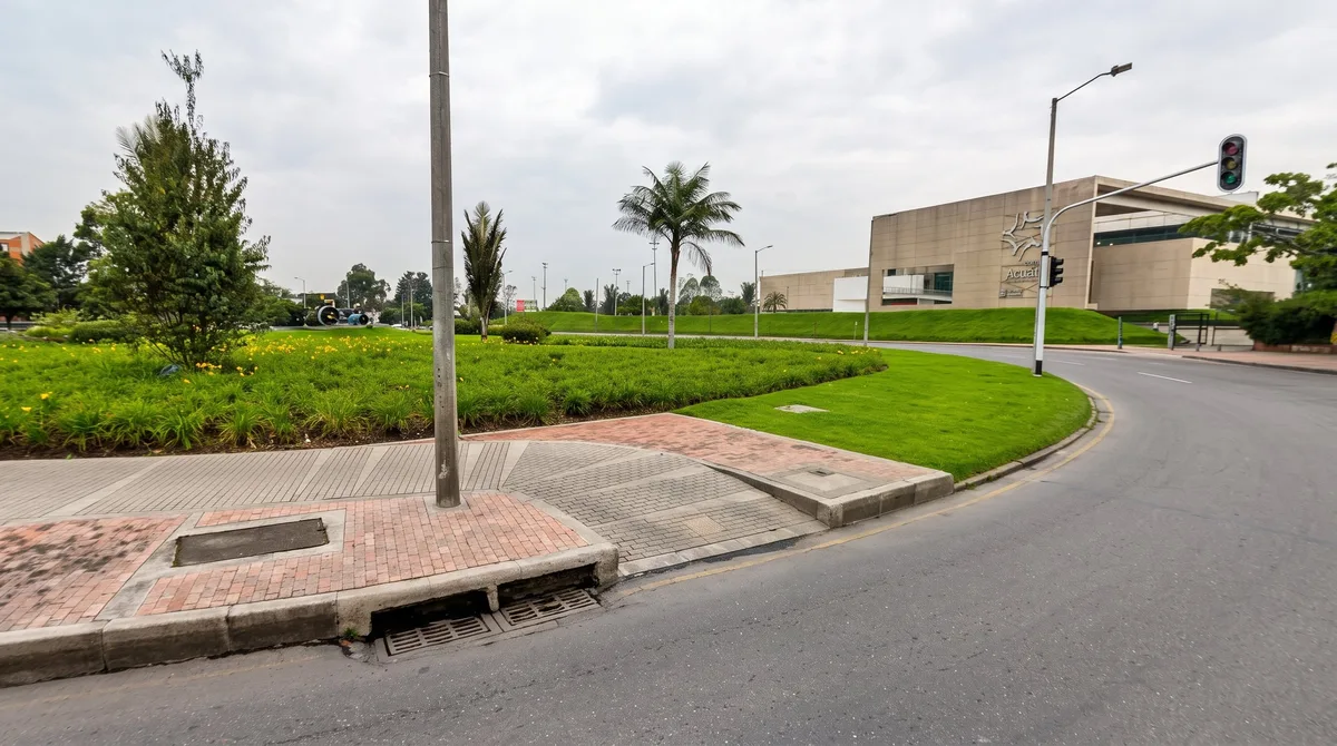 Red de semaforización en la glorieta de la calle 63 en Bogotá iniciará desde el 20 de septiembre: habrá multas para quienes pasen con luz roja