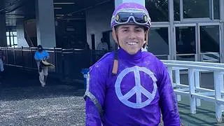 Samuel Marín mete un ganador de 20-1 este viernes en Belmont Park