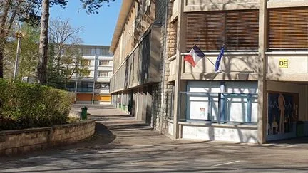 "Les jeunes ici n'ont pas la hargne que ceux de Paris peuvent avoir" : dans ce lycée des Yvelines, la contestation ne prend pas