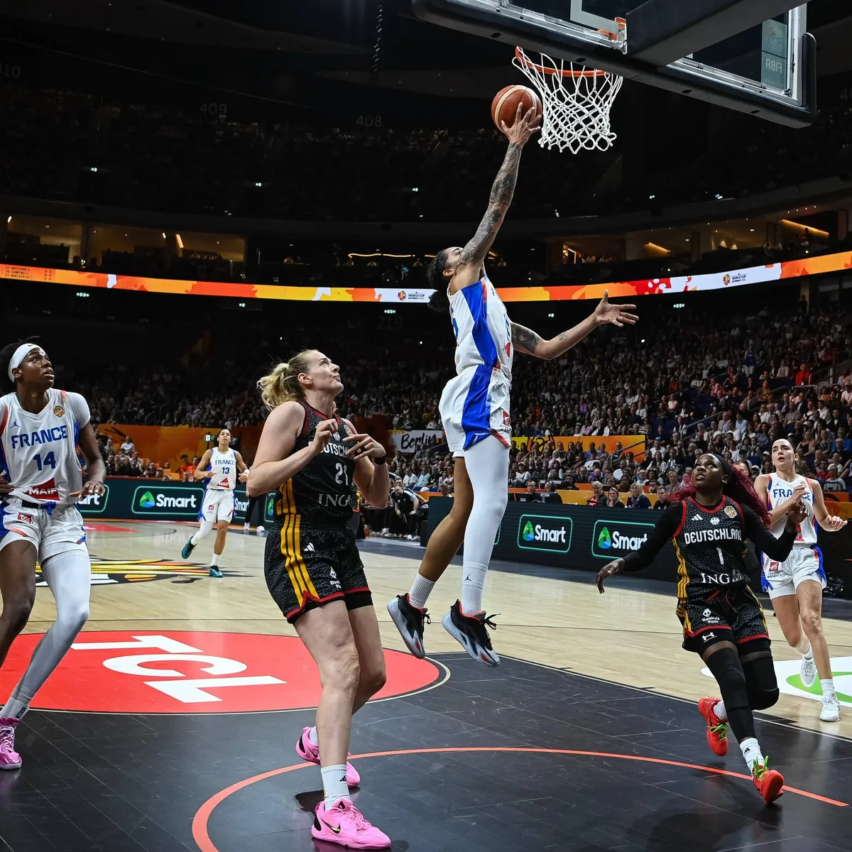 Berlin - Basketball-WM der Frauen: Deutschland spielt gegen Spanien um Platz 3