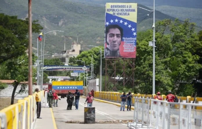 Post 3E aún hay deseos de emigrar: Anova estima que unas 249.000 personas planean abandonar el país